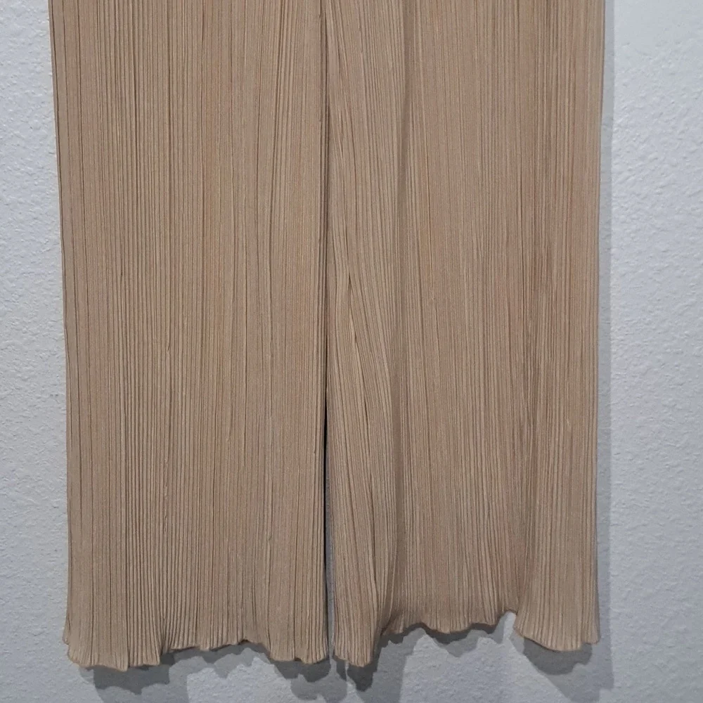 Gianni Bini Joni Plisse Elastic Waistband Coordinating Pants - Picture 11 of 14